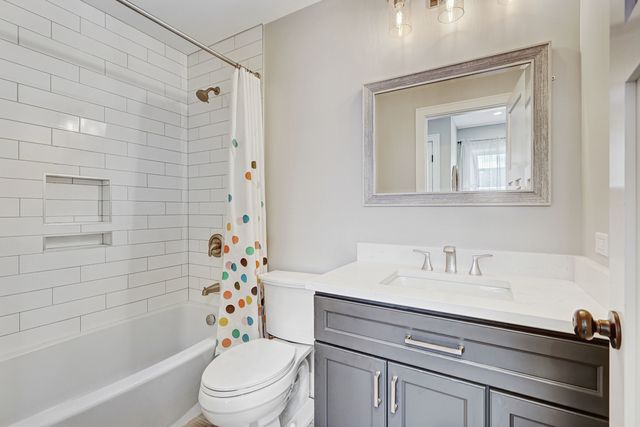 5347 S Melvina Avenue, Chicago, IL 60638
