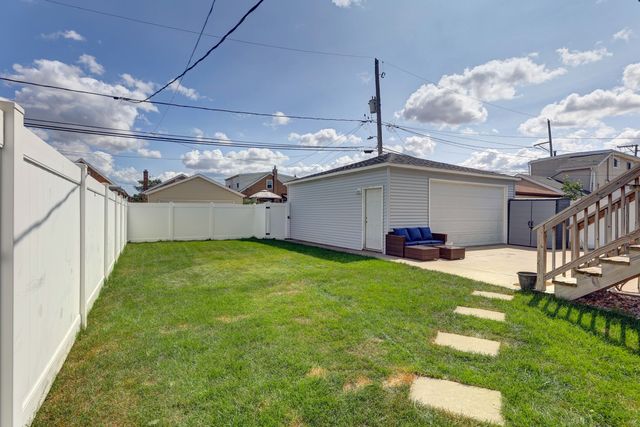 5347 S Melvina Avenue, Chicago, IL 60638