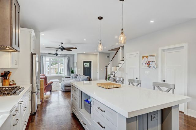 5347 S Melvina Avenue, Chicago, IL 60638