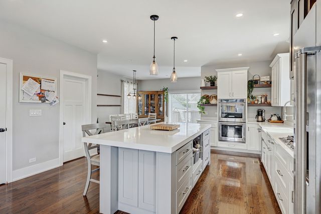 5347 S Melvina Avenue, Chicago, IL 60638