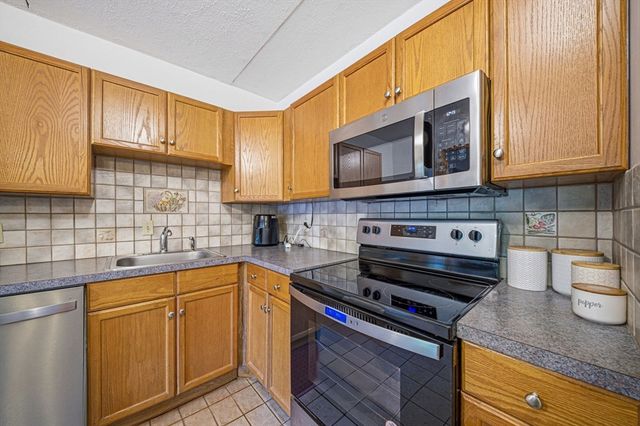 26 Faxon St. 9, Stoughton, MA 02072