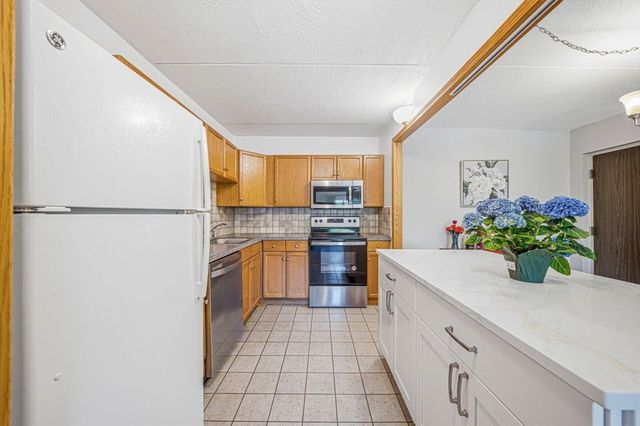 26 Faxon St. 9, Stoughton, MA 02072
