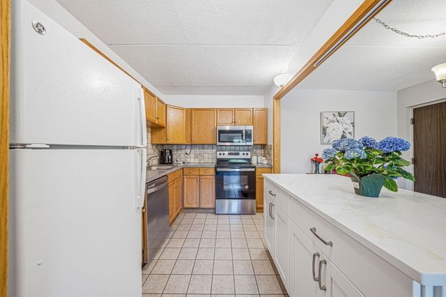 26 Faxon St. 9, Stoughton, MA 02072