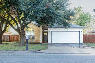 508 Lydia LN, Thrall, TX 76578