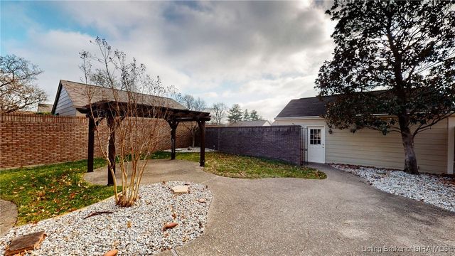 32 Abby Chase, Jeffersonville, IN 47130