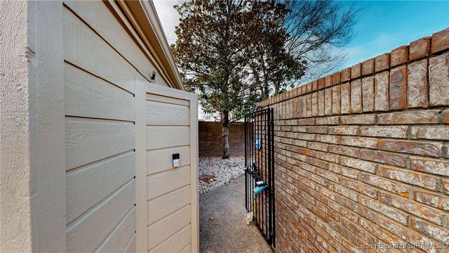 32 Abby Chase, Jeffersonville, IN 47130