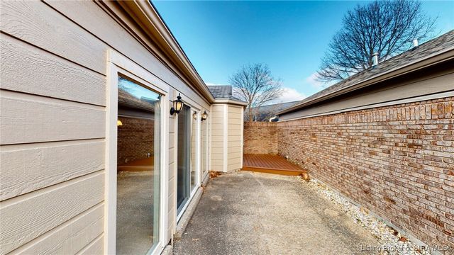 32 Abby Chase, Jeffersonville, IN 47130