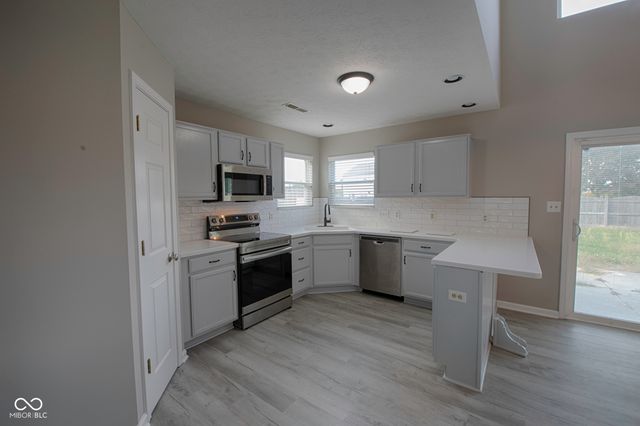 7866 Sergi Canyon Drive, Indianapolis, IN 46217