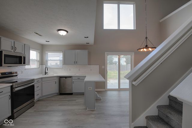 7866 Sergi Canyon Drive, Indianapolis, IN 46217