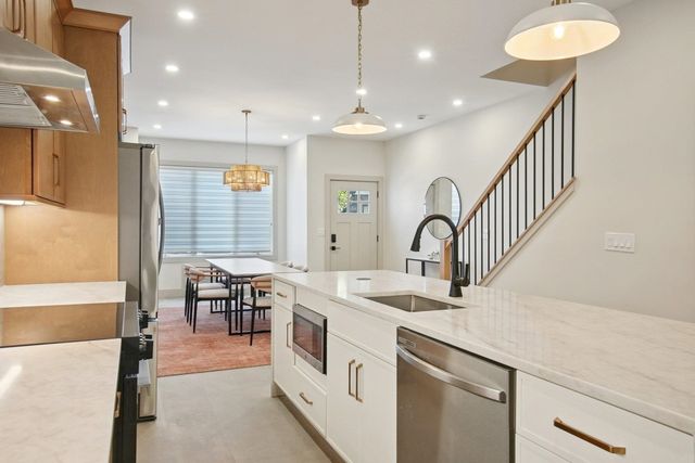 121 CLINTON AVE, Jc, Bergen-lafayett, NJ 07304