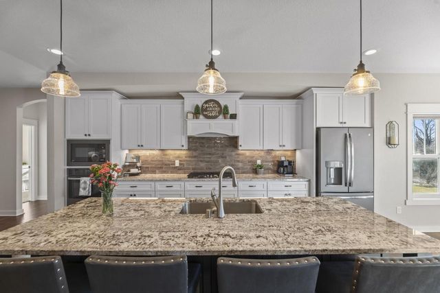 N3939 Prairie Ridge LANE, Helenville, WI 53137