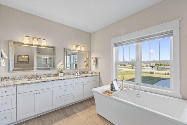 N3939 Prairie Ridge LANE, Helenville, WI 53137