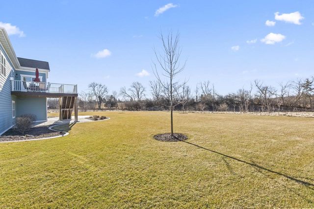 N3939 Prairie Ridge LANE, Helenville, WI 53137