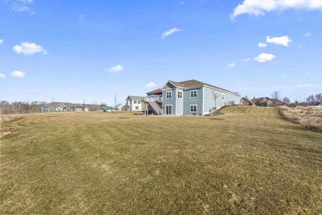 N3939 Prairie Ridge LANE, Helenville, WI 53137
