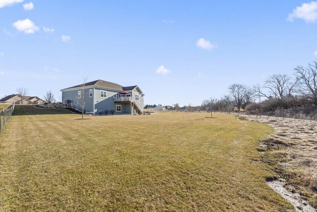 N3939 Prairie Ridge LANE, Helenville, WI 53137