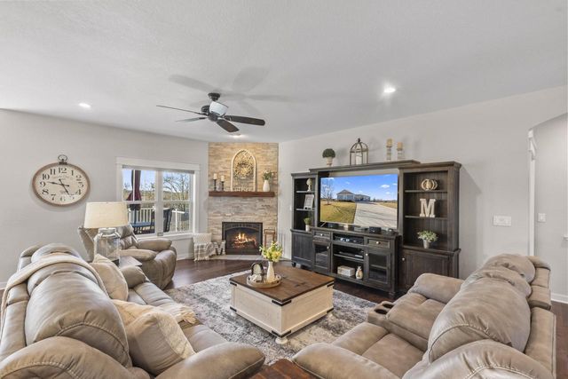 N3939 Prairie Ridge LANE, Helenville, WI 53137