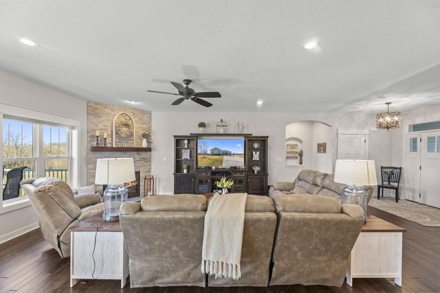 N3939 Prairie Ridge LANE, Helenville, WI 53137