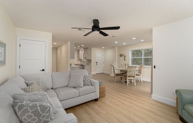 203 E St C, St Augustine, FL 32080