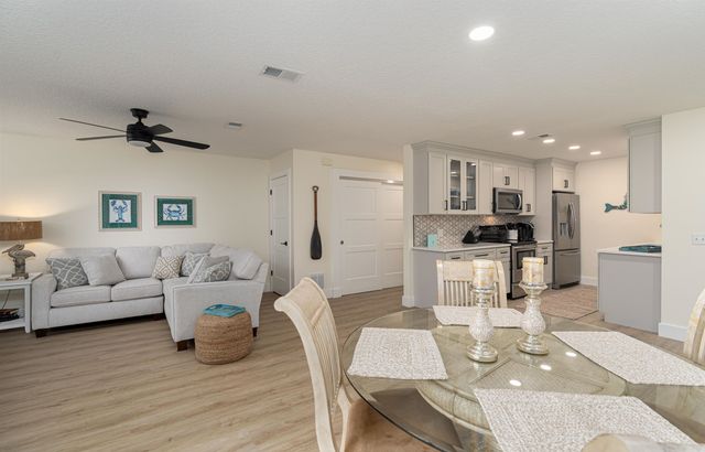 203 E St C, St Augustine, FL 32080