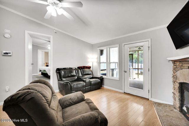 132 Holiday Drive, Hampstead, NC 28443