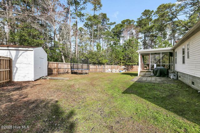 132 Holiday Drive, Hampstead, NC 28443