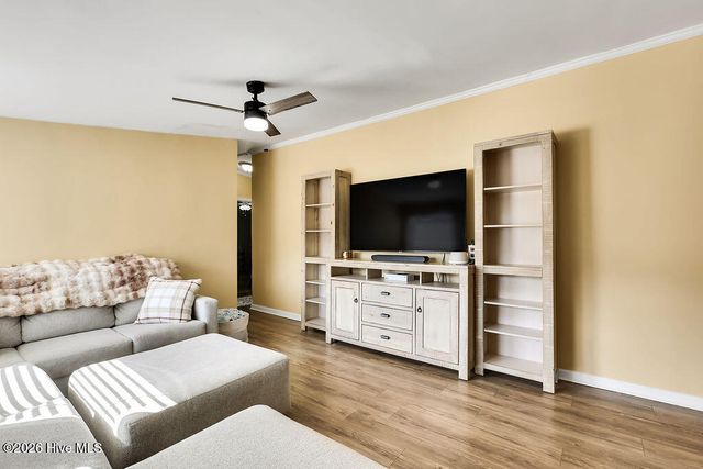 132 Holiday Drive, Hampstead, NC 28443