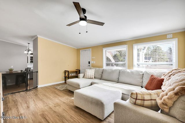 132 Holiday Drive, Hampstead, NC 28443