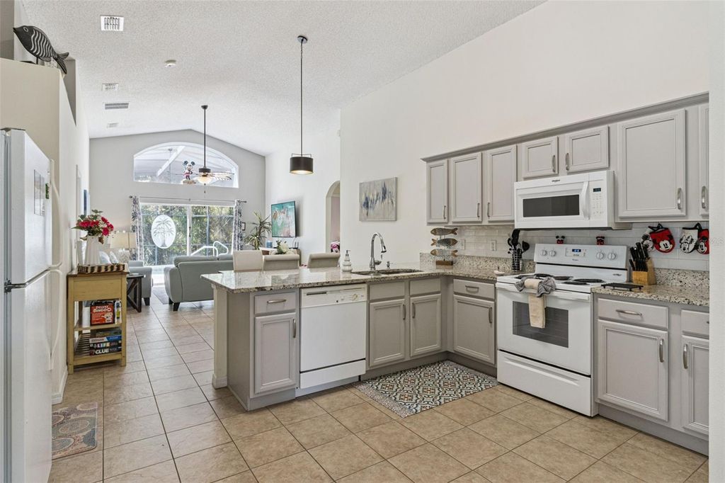 Image 9 of property listing at 138 MADIERA BEACH BOULEVARD, Kissimmee, FL 34746