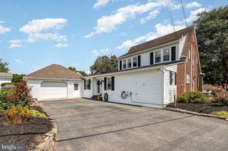 21 CHARLES ST, Carlisle, PA 17013