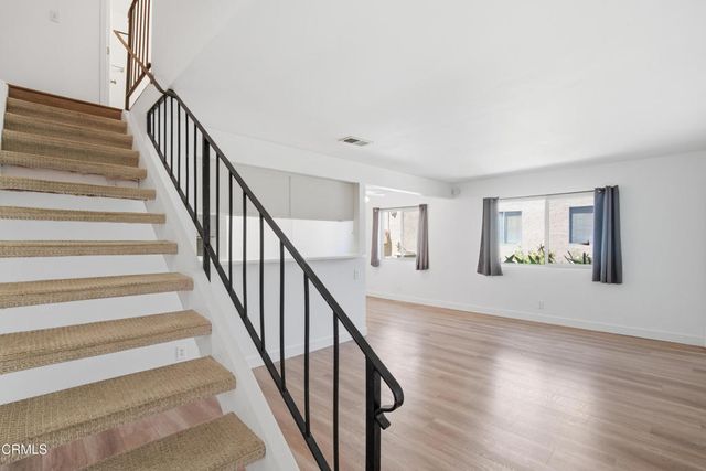 2057 Calle La Sombra 3, Simi Valley, CA 93063