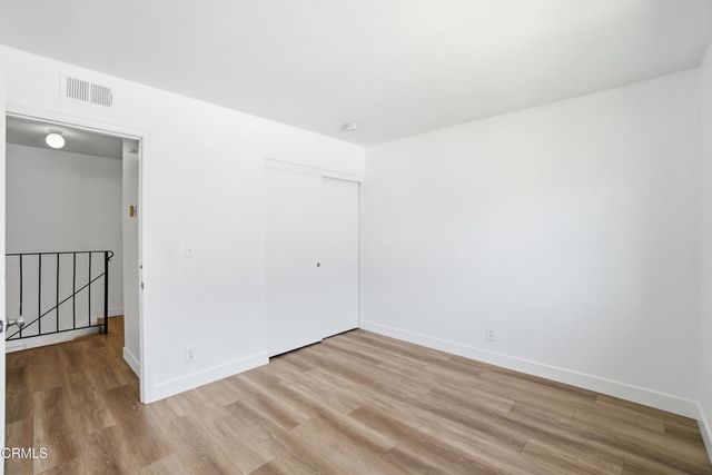 2057 Calle La Sombra 3, Simi Valley, CA 93063