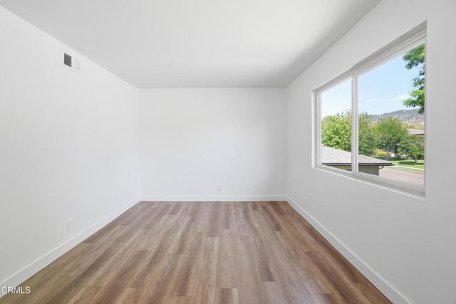 2057 Calle La Sombra 3, Simi Valley, CA 93063