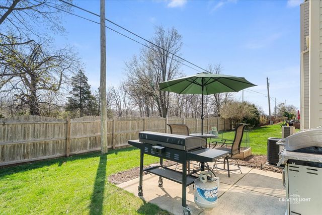 36 Townsend Circle, Naperville, IL 60565