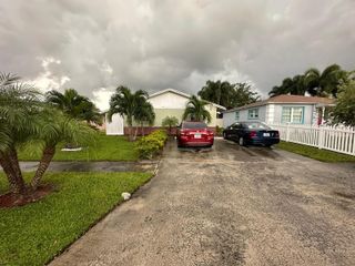 523 Colonial Road A - B, West Palm Beach, FL 33405