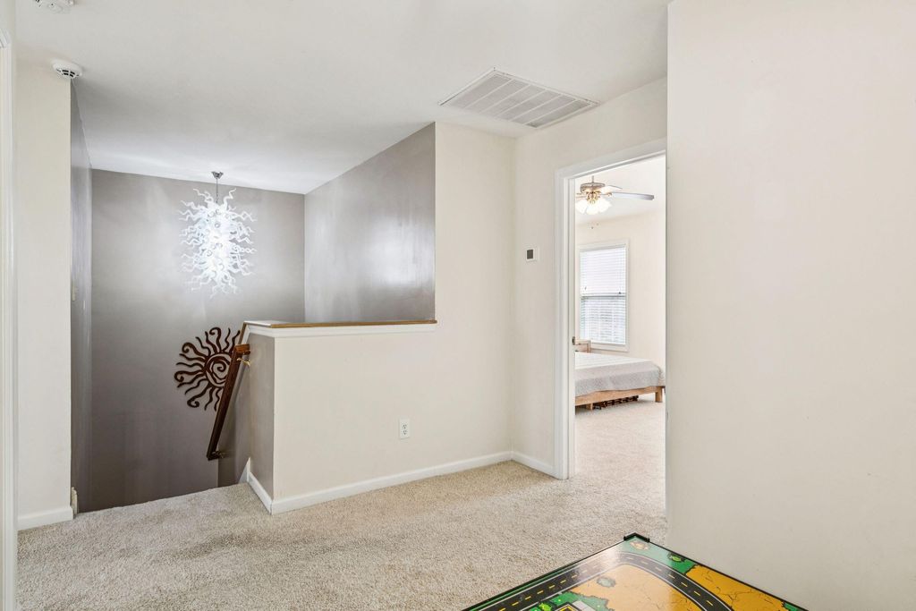 Image 14 of property listing at 1466 Hamlin Park Circle, Mount Pleasant, SC 29466