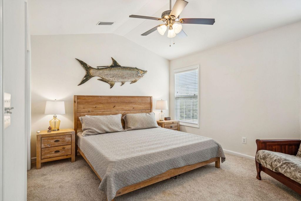 Image 15 of property listing at 1466 Hamlin Park Circle, Mount Pleasant, SC 29466