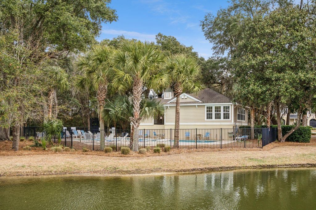 Image 27 of property listing at 1466 Hamlin Park Circle, Mount Pleasant, SC 29466