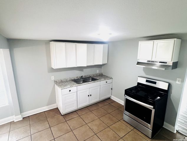 563 N SAN HORACIO AVE, San Antonio, TX 78228
