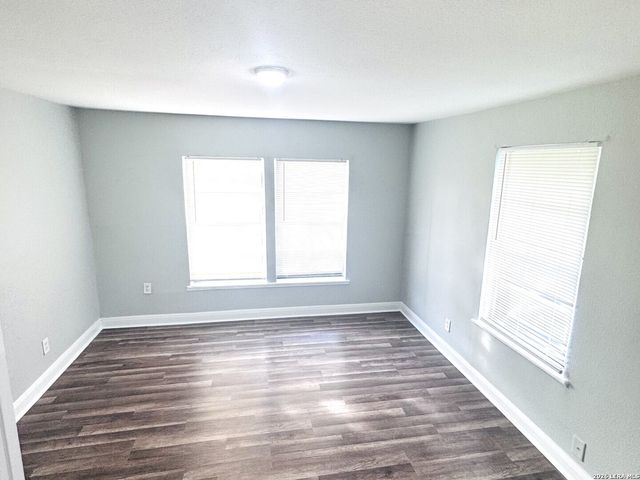 563 N SAN HORACIO AVE, San Antonio, TX 78228