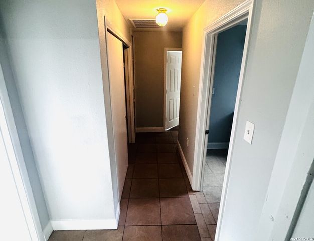 563 N SAN HORACIO AVE, San Antonio, TX 78228