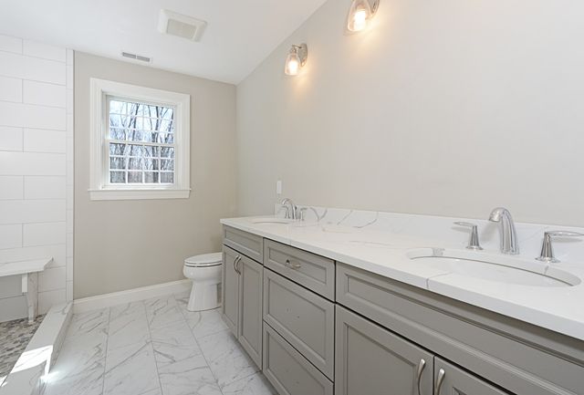 37 Bayliss Way, Uxbridge, MA 01569