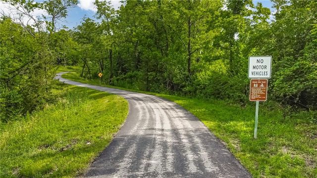 12496 S Barth Road, Olathe, KS 66061