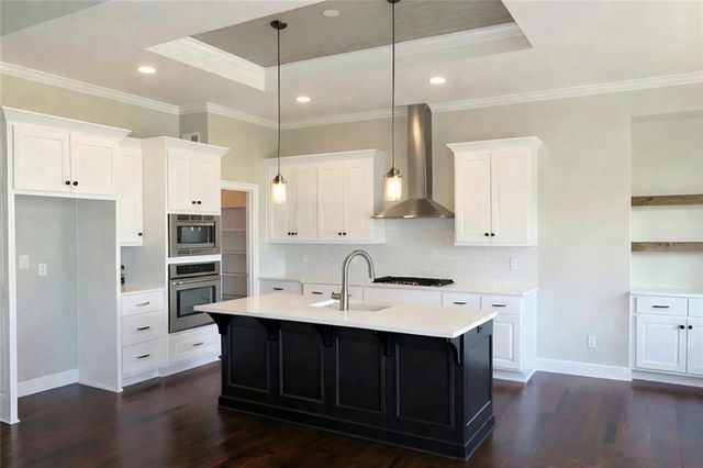 12496 S Barth Road, Olathe, KS 66061
