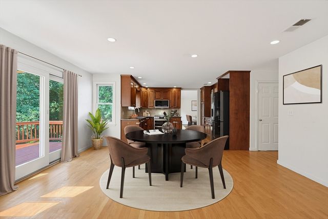 250 Palisades Cir, Stoughton, MA 02072