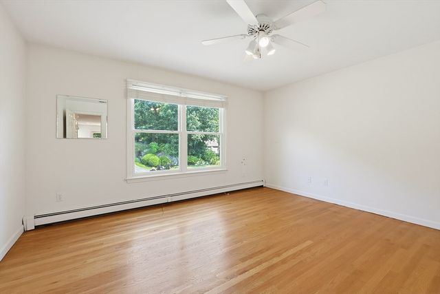 250 Palisades Cir, Stoughton, MA 02072