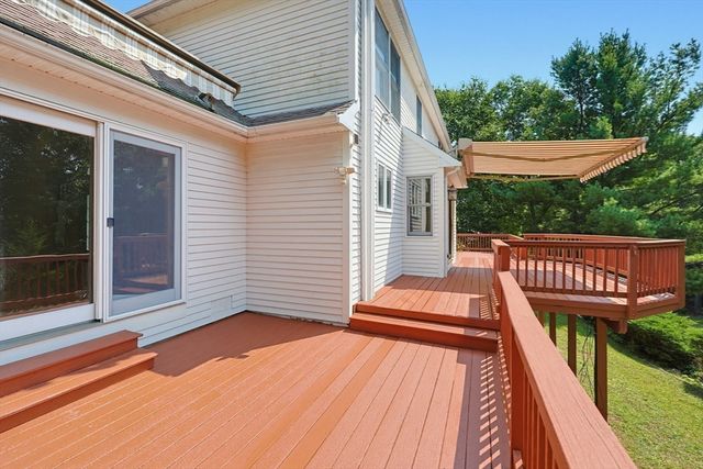 250 Palisades Cir, Stoughton, MA 02072
