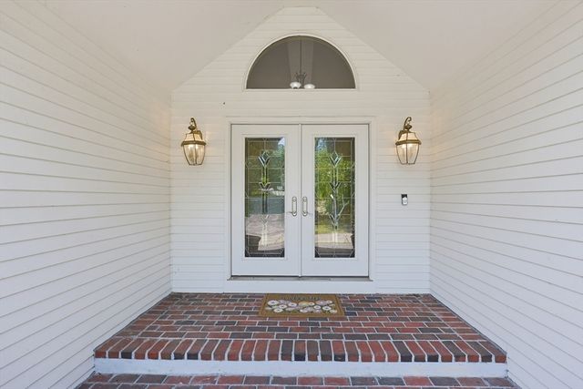 250 Palisades Cir, Stoughton, MA 02072