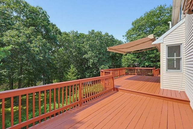 250 Palisades Cir, Stoughton, MA 02072