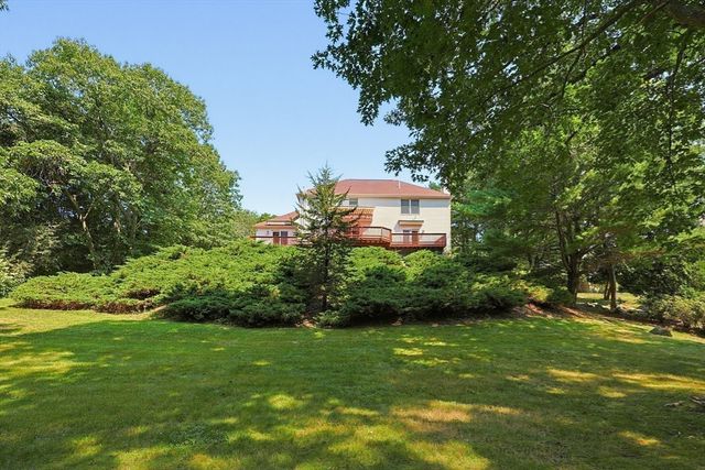 250 Palisades Cir, Stoughton, MA 02072