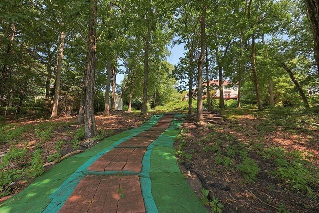 250 Palisades Cir, Stoughton, MA 02072